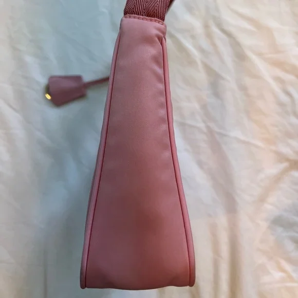 PRADA RE-NYLON RE-EDITION 2000 MINI-BAG - Picture 4 of 11